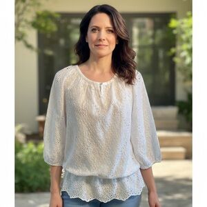 Chico’s White Cotton Eyelet Peasant Style Top Size 4 (Chico’s Size 0)